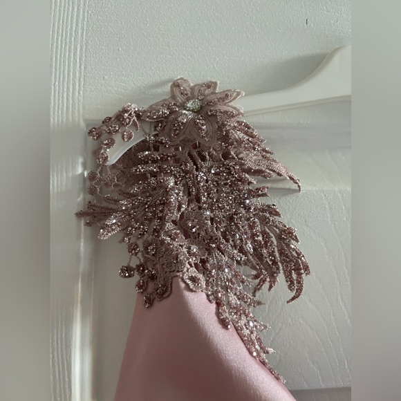 Pink dress - Picture 7 of 8